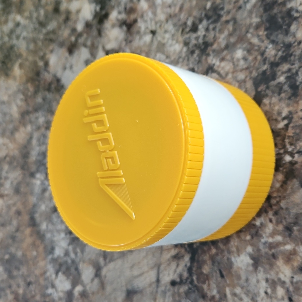 Vintage Aladdin #7000 insulated thermos jar white‎ with yellow freezer lid